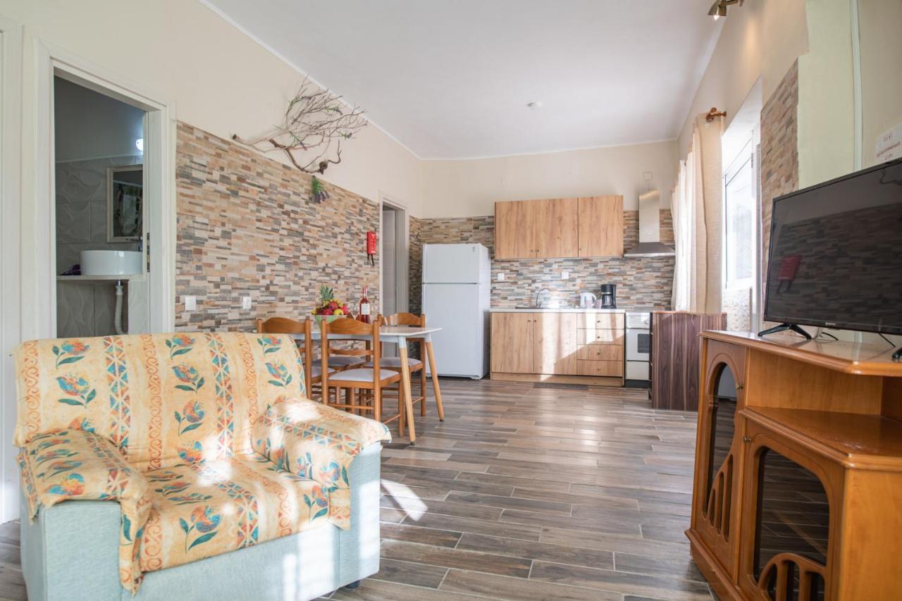 Stelios Stone House Sinarades Villa Kouramádes Buitenkant foto