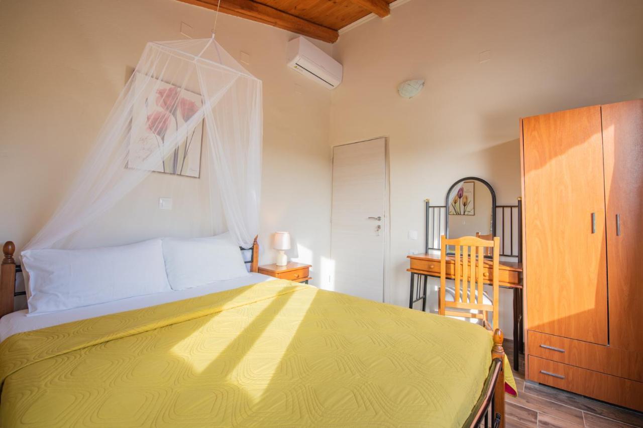Stelios Stone House Sinarades Villa Kouramádes Buitenkant foto