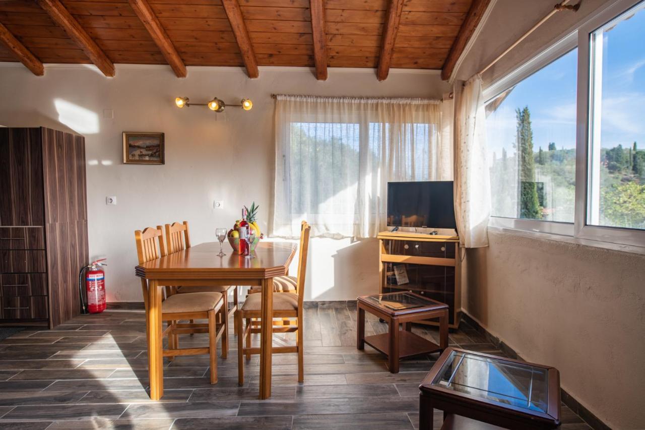 Stelios Stone House Sinarades Villa Kouramádes Buitenkant foto